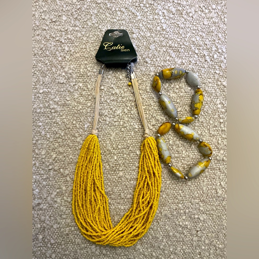 Yellow necklace and bracelet set